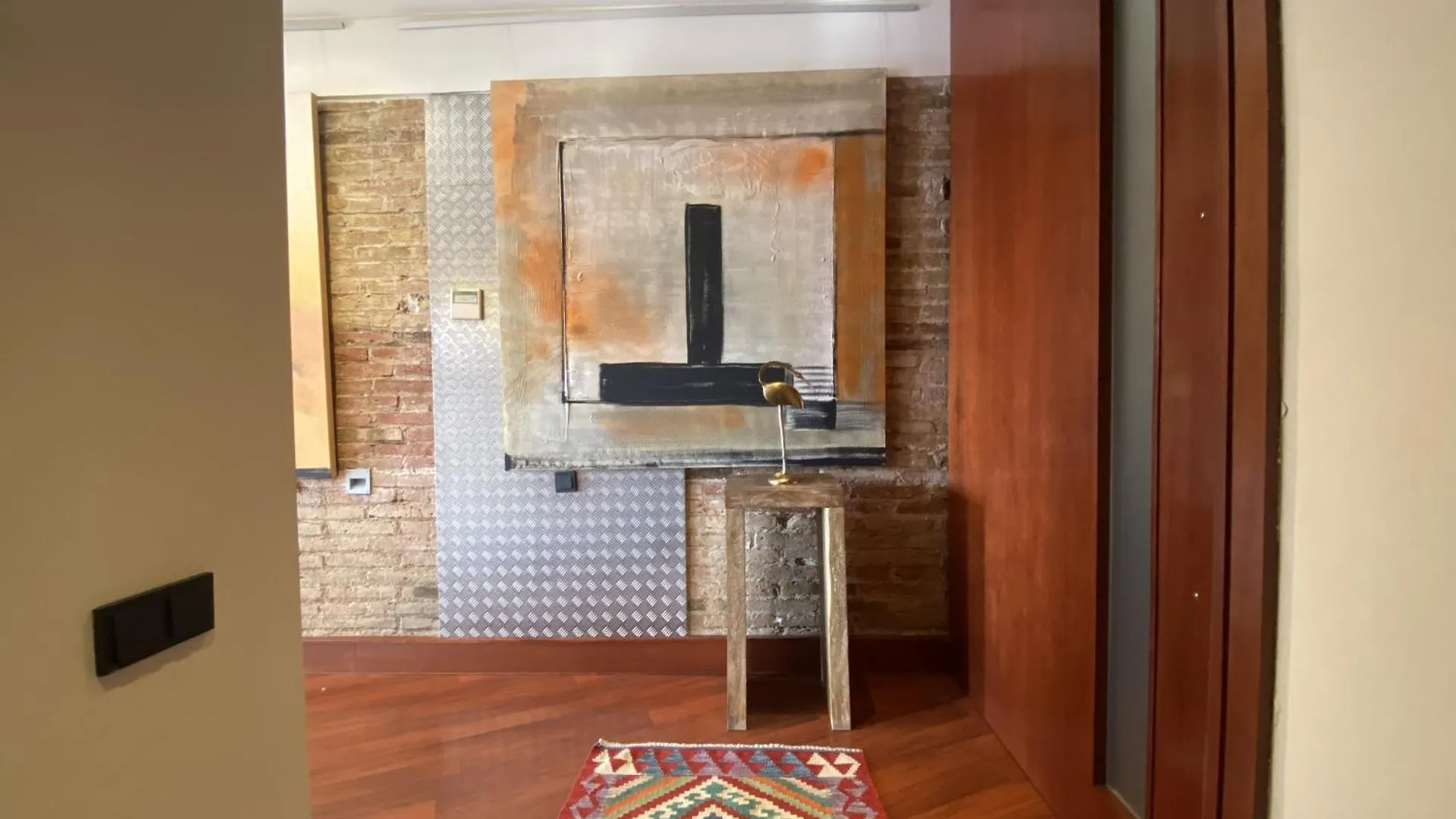 Luminous Designer Loft Style Apt Eixample Views By Myrentalhost 바르셀로나 아파트