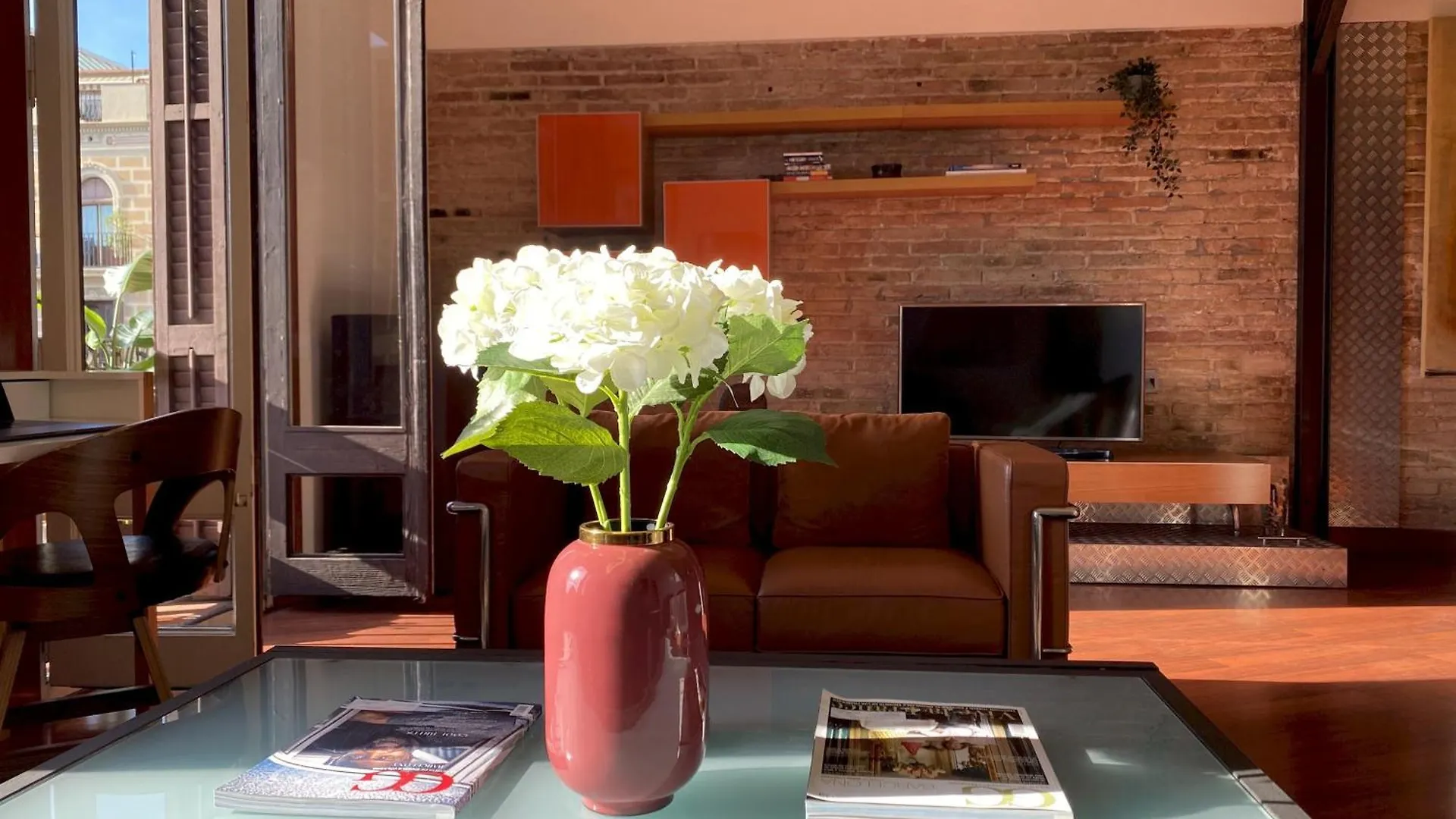 Luminous Designer Loft Style Apt Eixample Views By Myrentalhost 바르셀로나 아파트