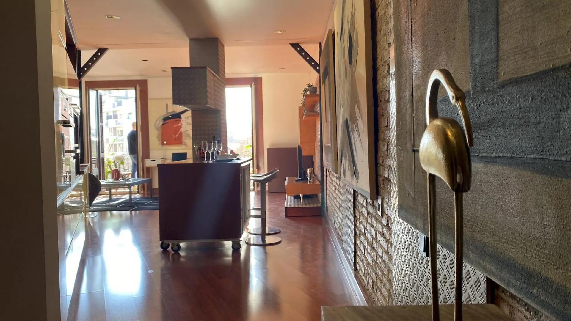 Luminous Designer Loft Style Apt Eixample Views By Myrentalhost 바르셀로나 0*,  스페인