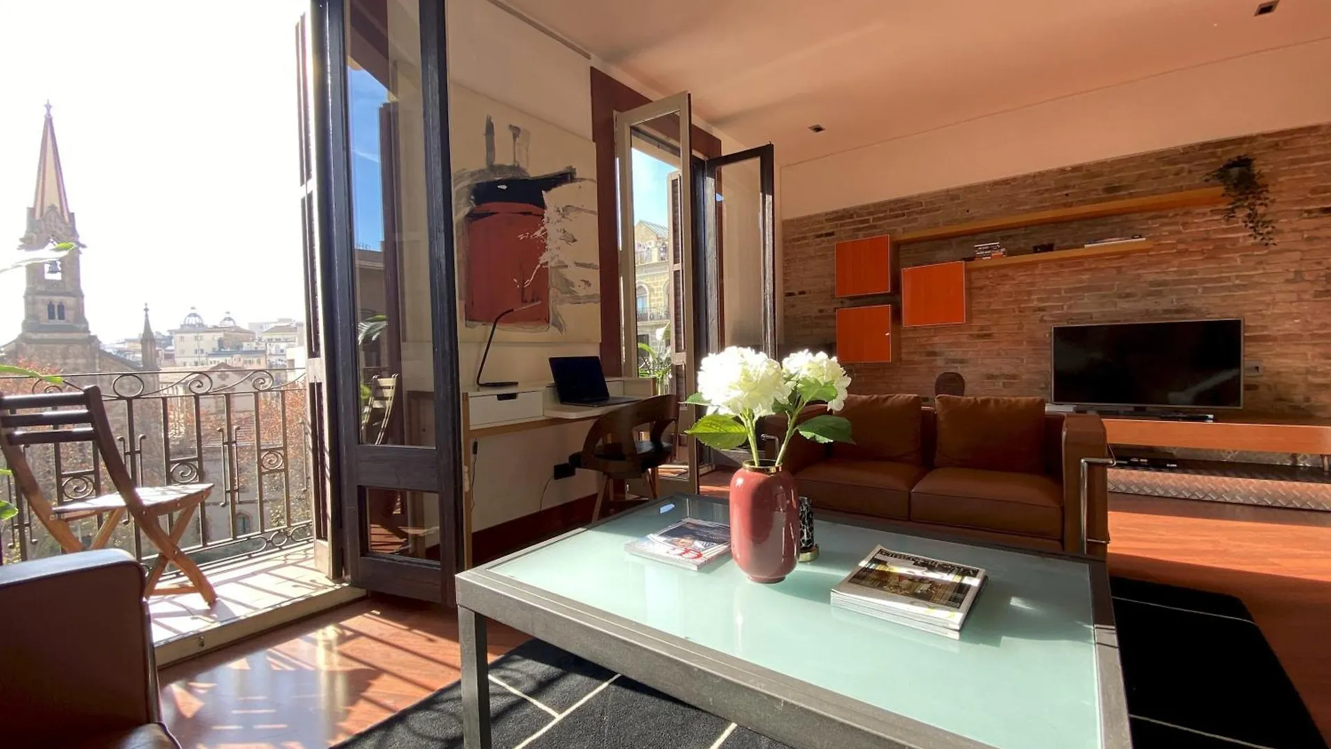 Luminous Designer Loft Style Apt Eixample Views By Myrentalhost 바르셀로나